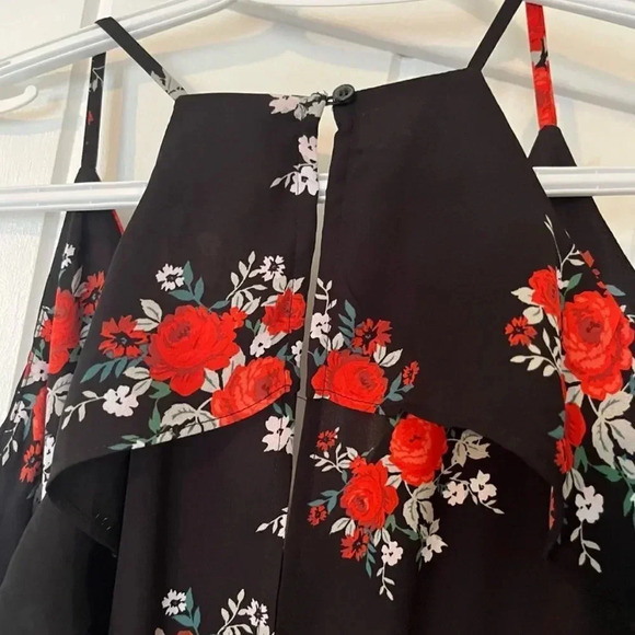 Divided floral cold shoulder dress - Picture 5 of 6